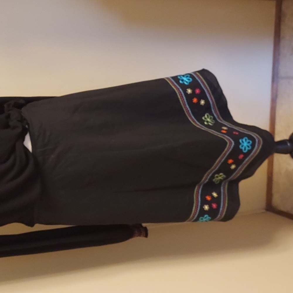 Harold's Black Midi Skirt with Colorful Embroidery